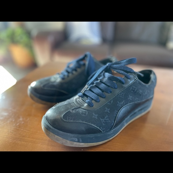 Louis Vuitton Sneakers - Picture 4 of 6